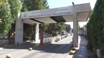 İzmir’de sağlık çalışanları, eczacılar ve vatandaşlar, Bozyaka Eğitim Araştırma Hastanesi’nin