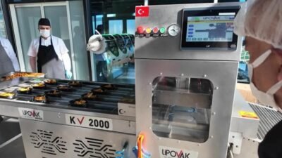 Çankaya Belediyesi, ilkokul öğrencileri için başlattığı 'sıcak öğle yemeği' uygulamasına