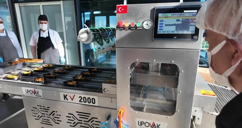 Çankaya Belediyesi, ilkokul öğrencileri için başlattığı 'sıcak öğle yemeği' uygulamasına
