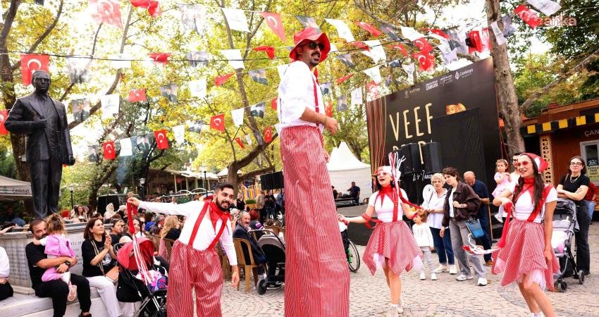 Çankaya Belediyesi’nden Kuğulupark’ta tiyatro etkinliği Ankara’daki özel tiyatrolara kapılarını açan Çankaya Belediyesi, sezon oyunlarından kısa