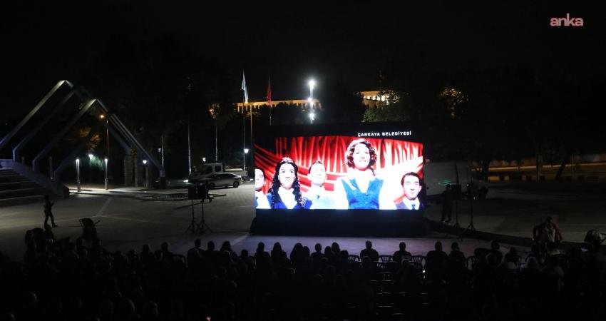 Çankaya’da “Açık Hava Sinema Günleri” sona erdi Çankaya Belediyesi'nin Temmuz ayında düzenlemeye başladığı "Açık Hava Sinema Günleri"