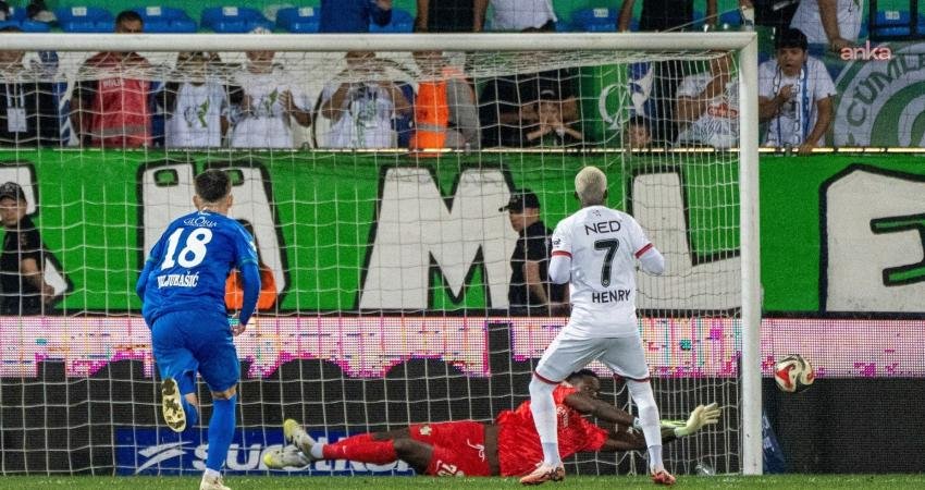 Trendyol Süper Lig'in 5. haftasının kapanış maçında Çaykur Rizespor, Gençlerbirliği'ni