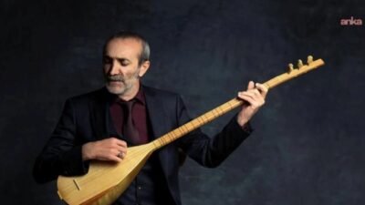 Türk halk müziğinin iki ismi Cengiz Özkan ve Erdal Erzincan,