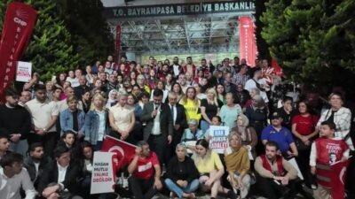CHP Bayrampaşa İlçe Başkanı Ali Can Çam, "Meclis üyelerimizle buradayız.