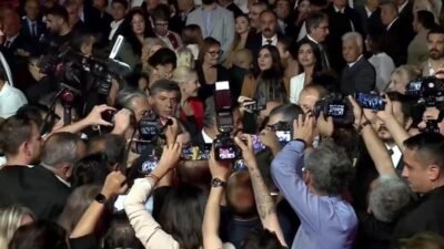 CHP'nin 102'inci yıl dönümü dolayısıyla parti genel merkezinde resepsiyon düzenlendi.