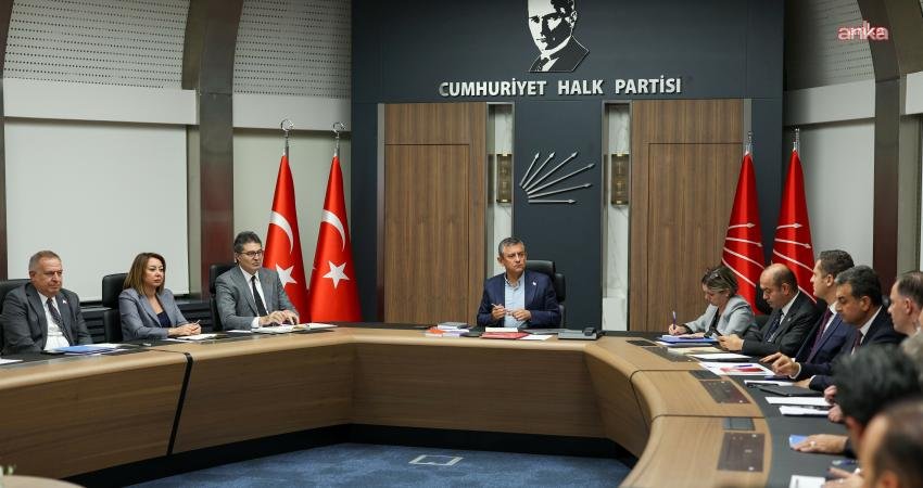 CHP'nin 38'inci Olağan ve 21'inci Olağanüstü Kurultaylarının iptali istemiyle açılan