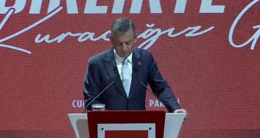 CHP Genel Başkanı Özgür Özel, "Karşımızda yaşlanmış, yorulmuş, aciz, millete