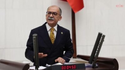 CHP Eskişehir Milletvekili İbrahim Arslan, CHP İstanbul İl Başkanlığı önünde yaşanan