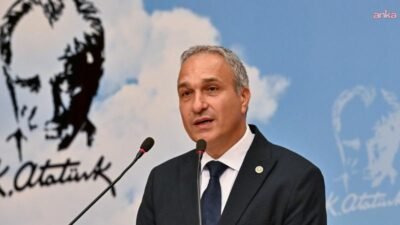 CHP Genel Başkan Yardımcısı Suat Özçağdaş, Adıyaman'daki Cumhuriyet İlkokulu'nun yıkım