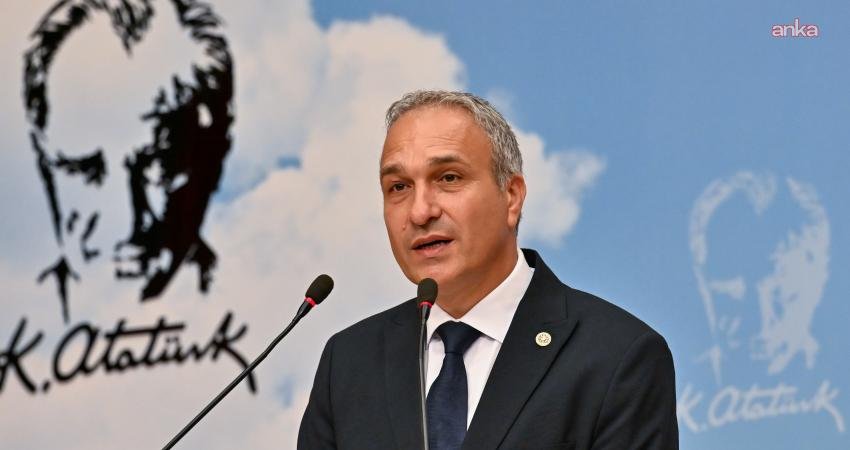 CHP Genel Başkan Yardımcısı Suat Özçağdaş, Adıyaman'daki Cumhuriyet İlkokulu'nun yıkım