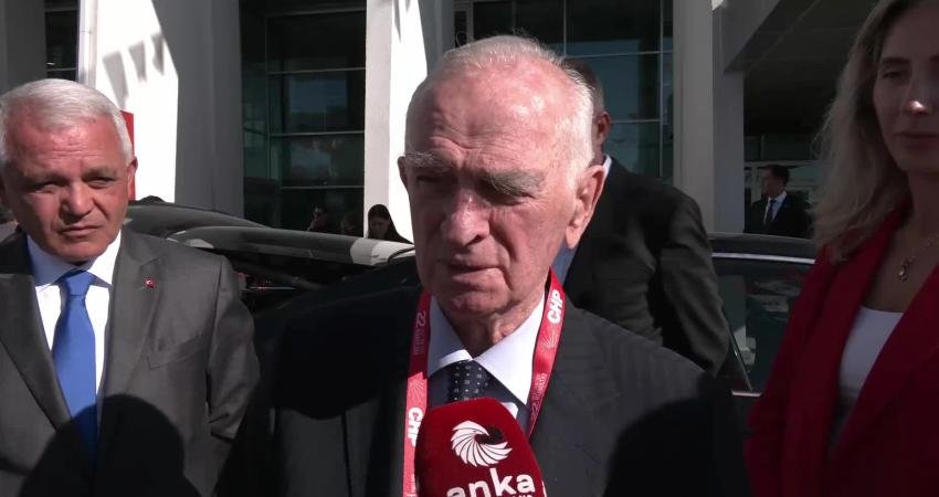 CHP’nin eski genel sekreterlerinden Önder Sav, "Bugün 102 yaşına gelmiş