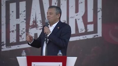 CHP Genel Başkanı Özgür Özel, partisinin İstanbul İl Yönetimi'ni geçici