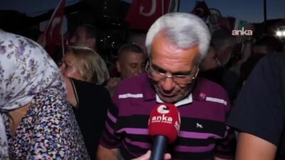 CHP'nin Zeytinburnu'nda düzenlediği mitinge katılan yurttaşlar, CHP İstanbul İl Başkanlığı yönetiminin