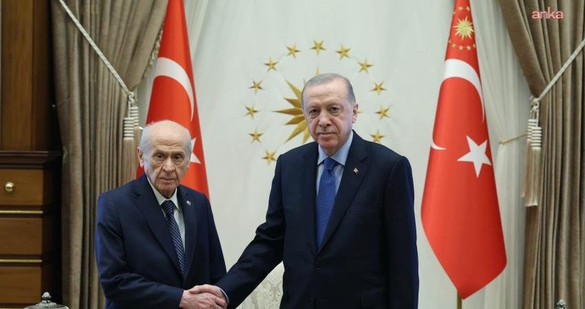 Cumhurbaşkanı Recep Tayyip Erdoğan, MHP Genel Başkanı Devlet Bahçeli’yi, saat
