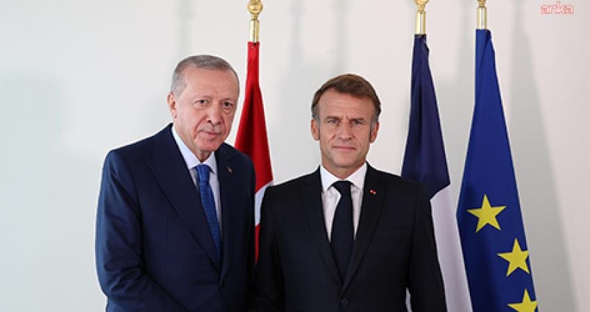 Cumhurbaşkanı Recep Tayyip  Erdoğan, Fransa Cumhurbaşkanı Emmanuel Macron ile görüştü.