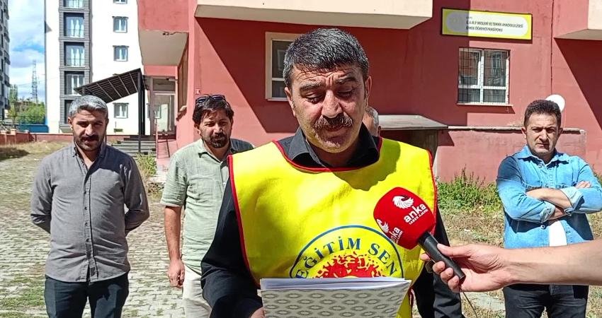 Eğitim Sen Kars Şube Başkanı Hakan Topçu, “2016 yılında FETÖ’den