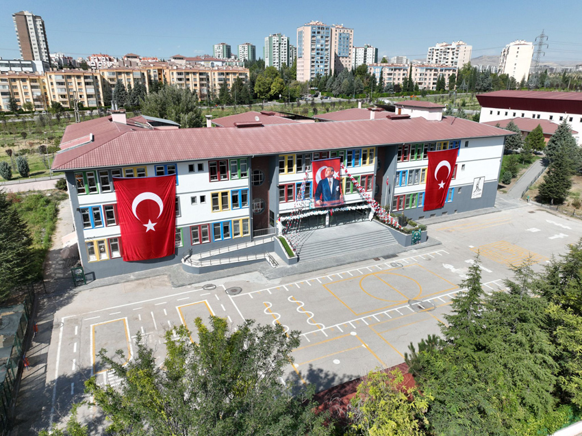 Etimesgut Belediyesi, ilçedeki eğitim kurumlarının güvenli, sağlıklı ve modern ortamlarda