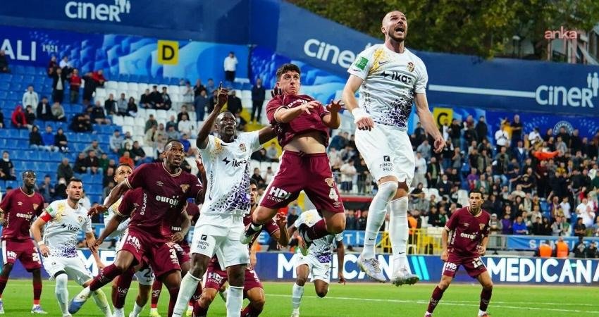 Süper Lig’in 7. haftasında Eyüpspor konuk ettiği Göztepe ile 0-0