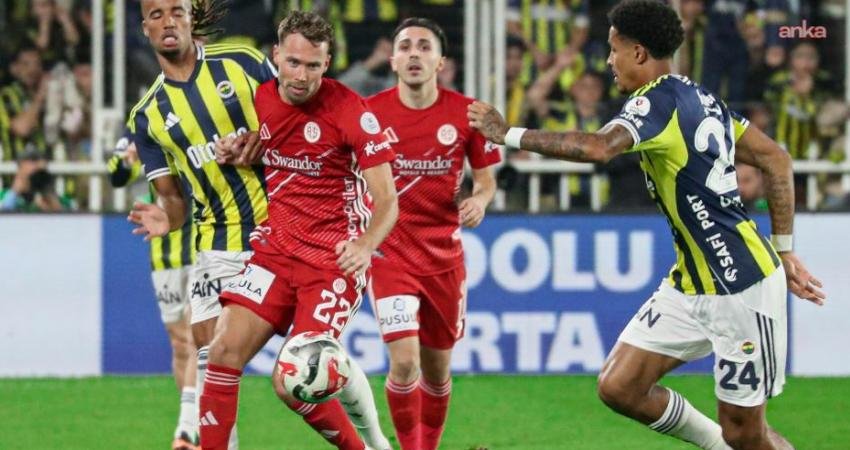 Trendyol Süper Lig’in 7. haftasında Fenerbahçe, sahasında karşılaştığı Antalyaspor’u 2-0