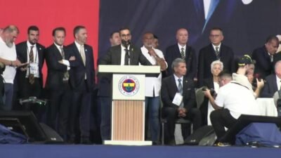 Fenerbahçe Kulübü'nde gerçekleştirilen Olağanüstü Seçimli Genel Kurul'da Ali Koç ile