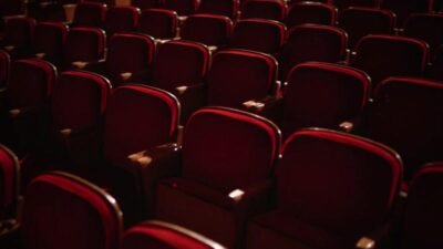 Türk tiyatrosunun usta ismi, sinema ve televizyon oyuncusu Ferhan Şensoy’un