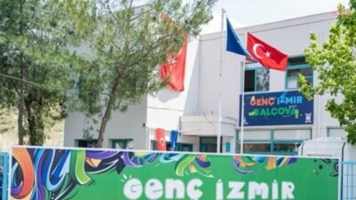 İzmir Büyükşehir Belediyesi çatısı altında faaliyet gösteren Genç İzmir, gönüllü