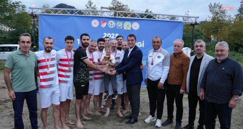Türkiye Futbol Federasyonu ve Giresun Belediyesi iş birliğiyle düzenlenen plaj
