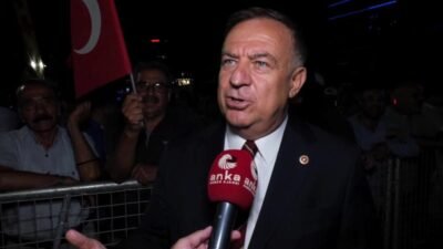 CHP Genel Başkan Yardımcısı Gökan Zeybek, "CHP’nin il başkanlığına kayyum