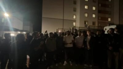 Gölbaşı KYK Yurdu'nda kalan üniversite öğrencilerinin eylemine destek veren CHP