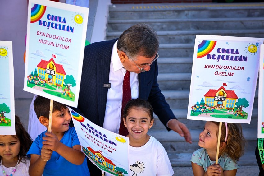 Gölbaşı Oğulbey İhsan Köksal İlkokulu’nda 2025-2026 eğitim-öğretim yılı İlköğretim Haftası