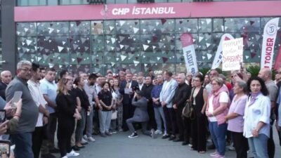 İstanbul Hemşehri Dernekleri Bileşenleri, 18.00 sıralarında CHP İstanbul İl Başkanlığı'na
