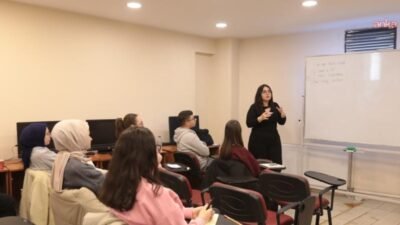 İBB Gençlik Ofislerinde 2025 yılı üçüncü dönem başvuruları başladı. Bu