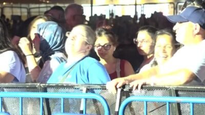 94. İzmir Enternasyonal Fuarı kapsamında düzenlenen Çim Konserleri, 90’lar gecesiyle