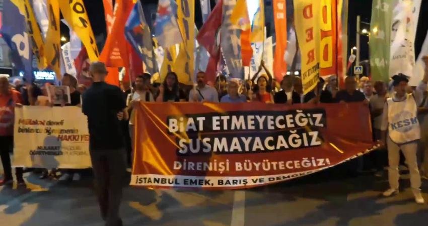 İstanbul Emek, Barış ve Demokrasi Güçleri, CHP’nin Kadıköy İskelesi önünde