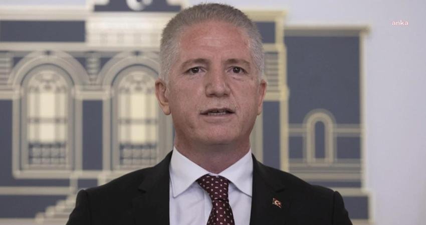 İstanbul Valisi Davut Gül, CHP İstanbul İl Başkanlığı yönetiminin görevden