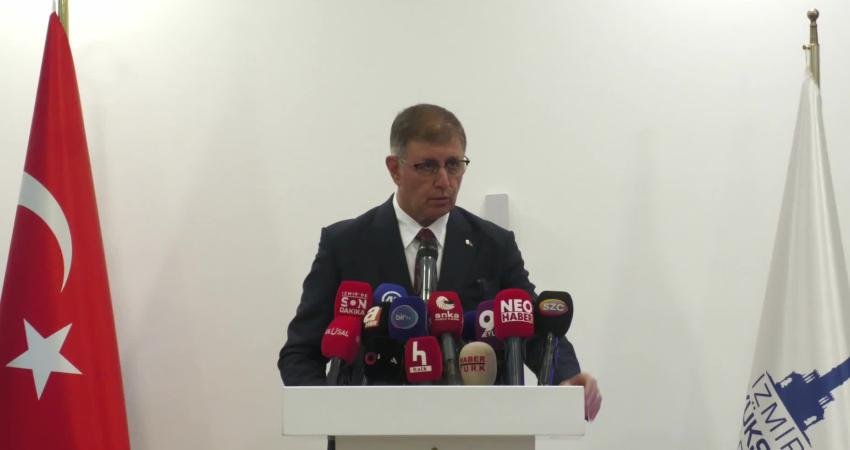 İzmir Büyükşehir Belediye Başkanı Cemil Tugay, kentte biriken çöpler ve