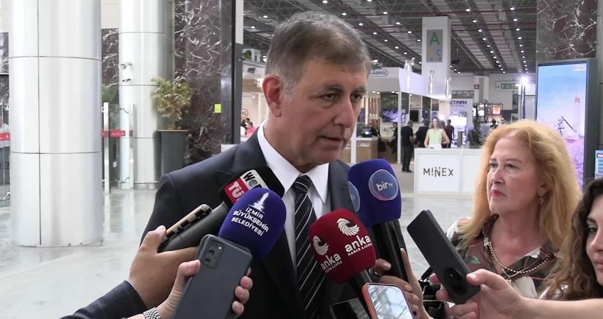 İzmir Büyükşehir Belediye Başkanı Tugay’dan Gürsel Tekin’e tepki: “Bir CHP’liye böyle bir durumdan kendisine bir fırsat çıkarmak yakışmaz” İzmir Büyükşehir Belediye Başkanı Cemil Tugay, CHP İstanbul İl yönetiminin