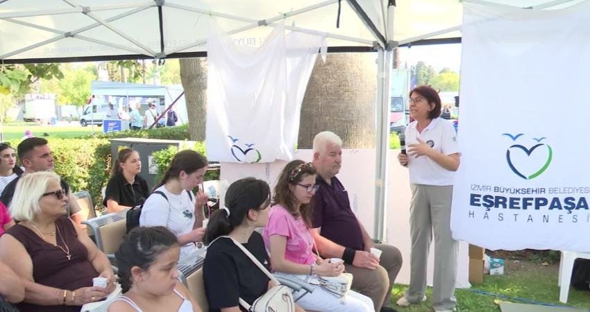 İzmir Büyükşehir Belediyesi’nden hayat kurtaracak uygulama İzmir Büyükşehir Belediyesi, ani kalp durmalarında hayat kurtaracak otomatik elektroşok