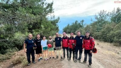İzmir Büyükşehir Belediyesi İtfaiye Dairesi Başkanlığı ekipleri, Balçova Terapi Ormanları'nın