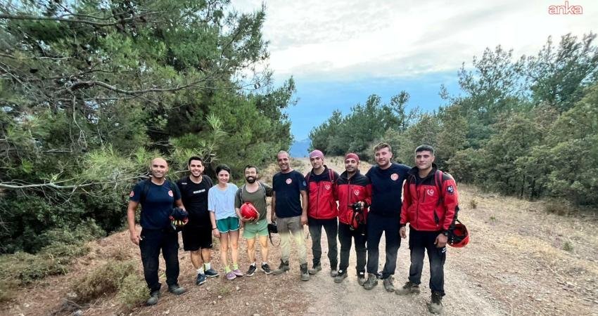 İzmir İtfaiyesi kayalıklarda mahsur kalan üç genci kurtardı İzmir Büyükşehir Belediyesi İtfaiye Dairesi Başkanlığı ekipleri, Balçova Terapi Ormanları'nın