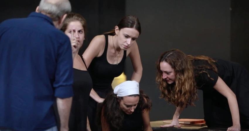 İzmir’in her noktasına tiyatro kültürünü yayma misyonuyla çalışmalarını sürdüren İzmir