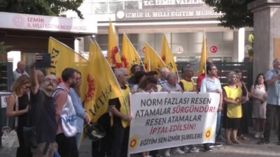 Eğitim Sen İzmir Şubeleri, İl Milli Eğitim Müdürlüğü önünde yaptıkları