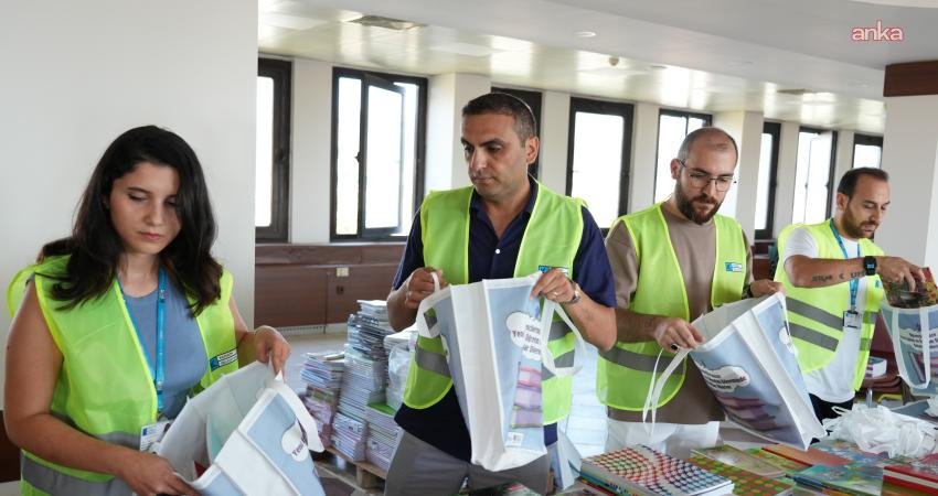 Kadıköy Belediyesi, ilçedeki devlet okullarında birinci sınıfa başlayan öğrenciler için