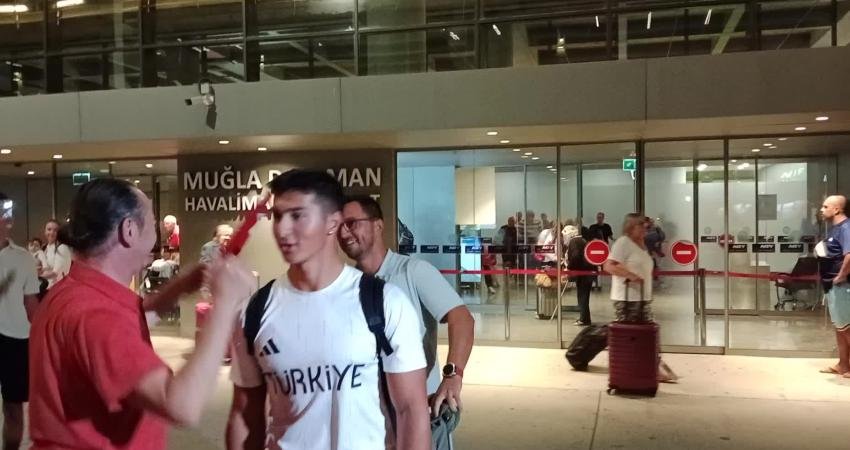 Muğla'nın Köyceğiz İlçesi Köyceğiz Belediyesi Kano Spor Takımı Çekya'da altın