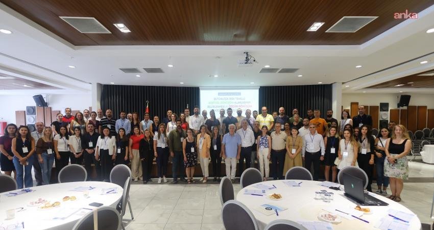 Karabağlar’da Bütünleşik Kentsel Dönüşüm Çalıştayı düzenlendi Karabağlar Belediyesi ile İzmir Kalkınma Ajansı (İZKA) işbirliğinde yürütülen ‘Bütünleşik