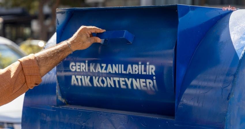 Karşıyaka Belediyesi, geri dönüşümü teşvik etmek amacıyla ilçe genelindeki 100