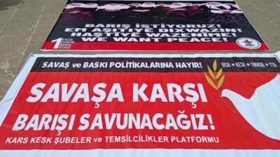 Kars'ta 1 Eylül Dünya Barış Günü dolayısıyla yapılan basın açıklamasının