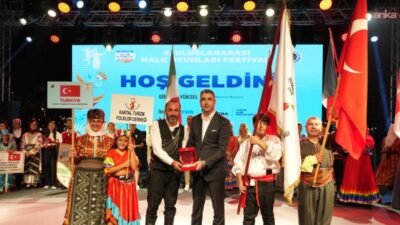Kartal Belediyesi ev sahipliğinde düzenlenen 4. Uluslararası Halk Oyunları Festivali,