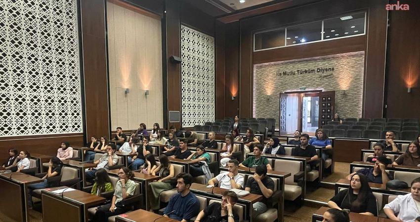Keçiören Belediyesi’nden stajyer öğrencilere iş güvenliği eğitimi Keçiören Belediyesi, yeni eğitim-öğretim yılında kurum bünyesinde staj yapacak öğrencilere