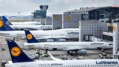 Alman havayolu şirketi Lufthansa, yönetim giderlerini azaltmak amacıyla idari bölümde